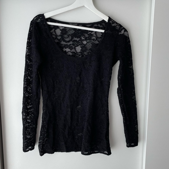 Aritzia Talula Lace top - Picture 3 of 3